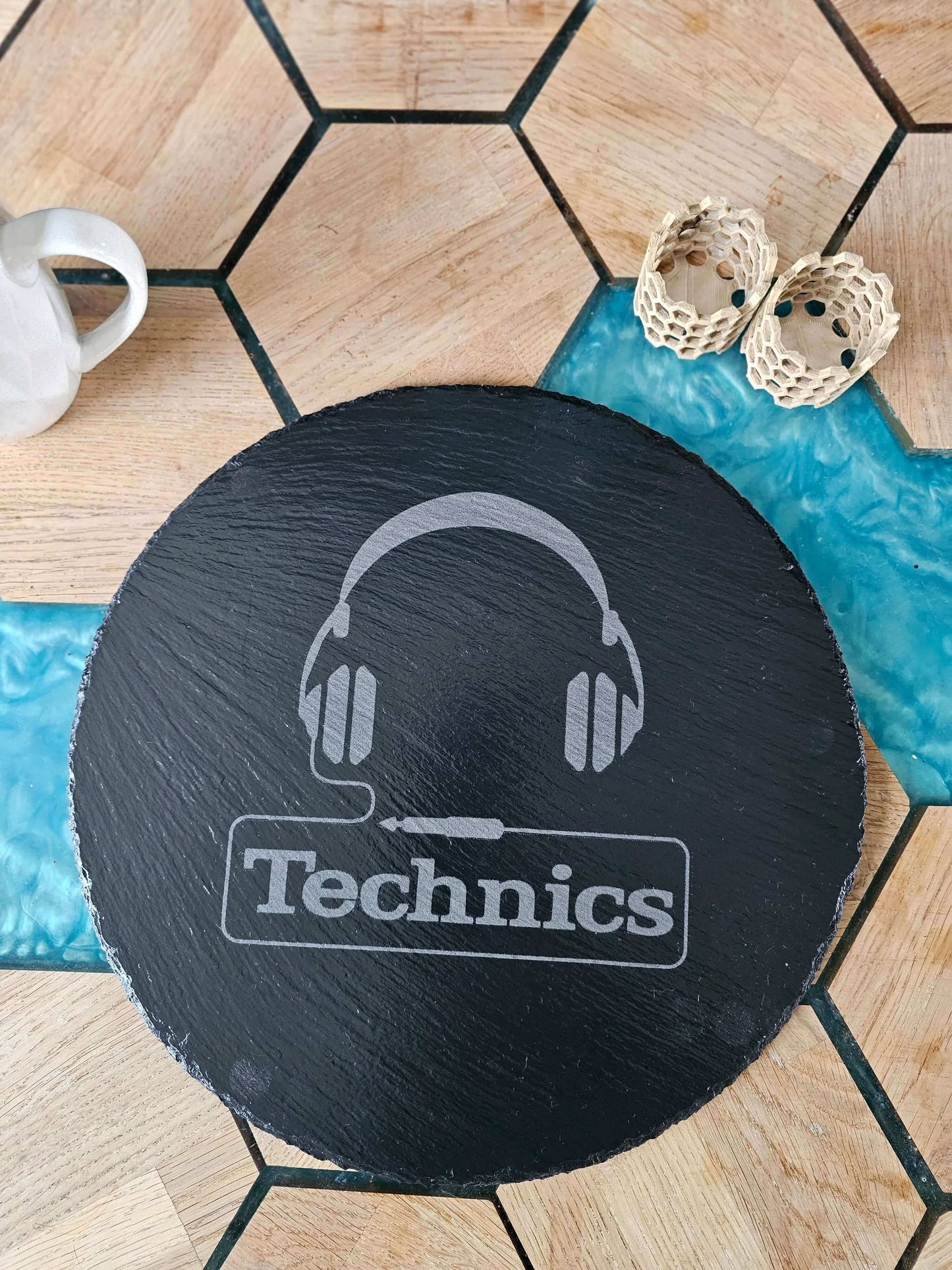 slate sign Technics – 300mm Round Wall Plaque Laser Engraved DJ Gift
