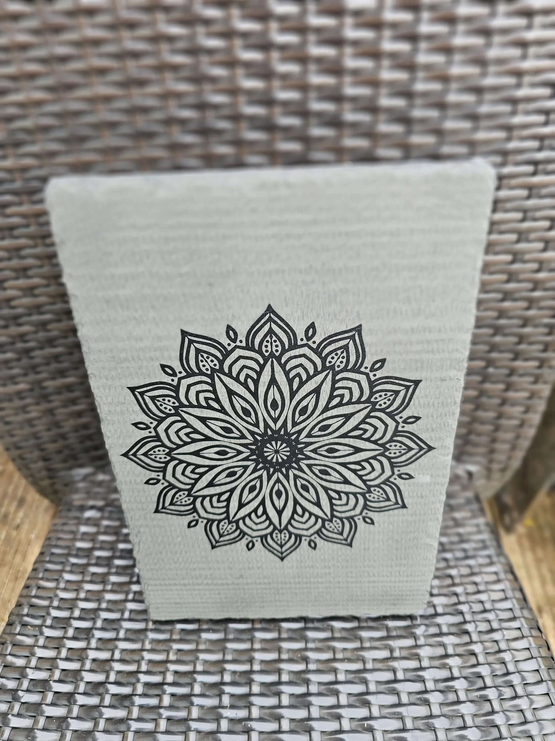 slate Mandala Wall Art – Laser Engraved Floral Geometric Decor 30x20cm