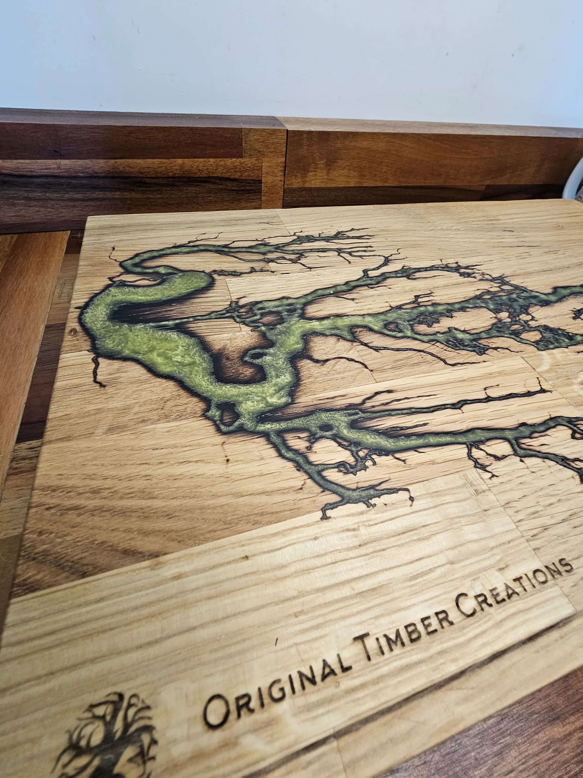 Chopping Board – Green Resin Fractal Burn 400 × 250 × 38mm