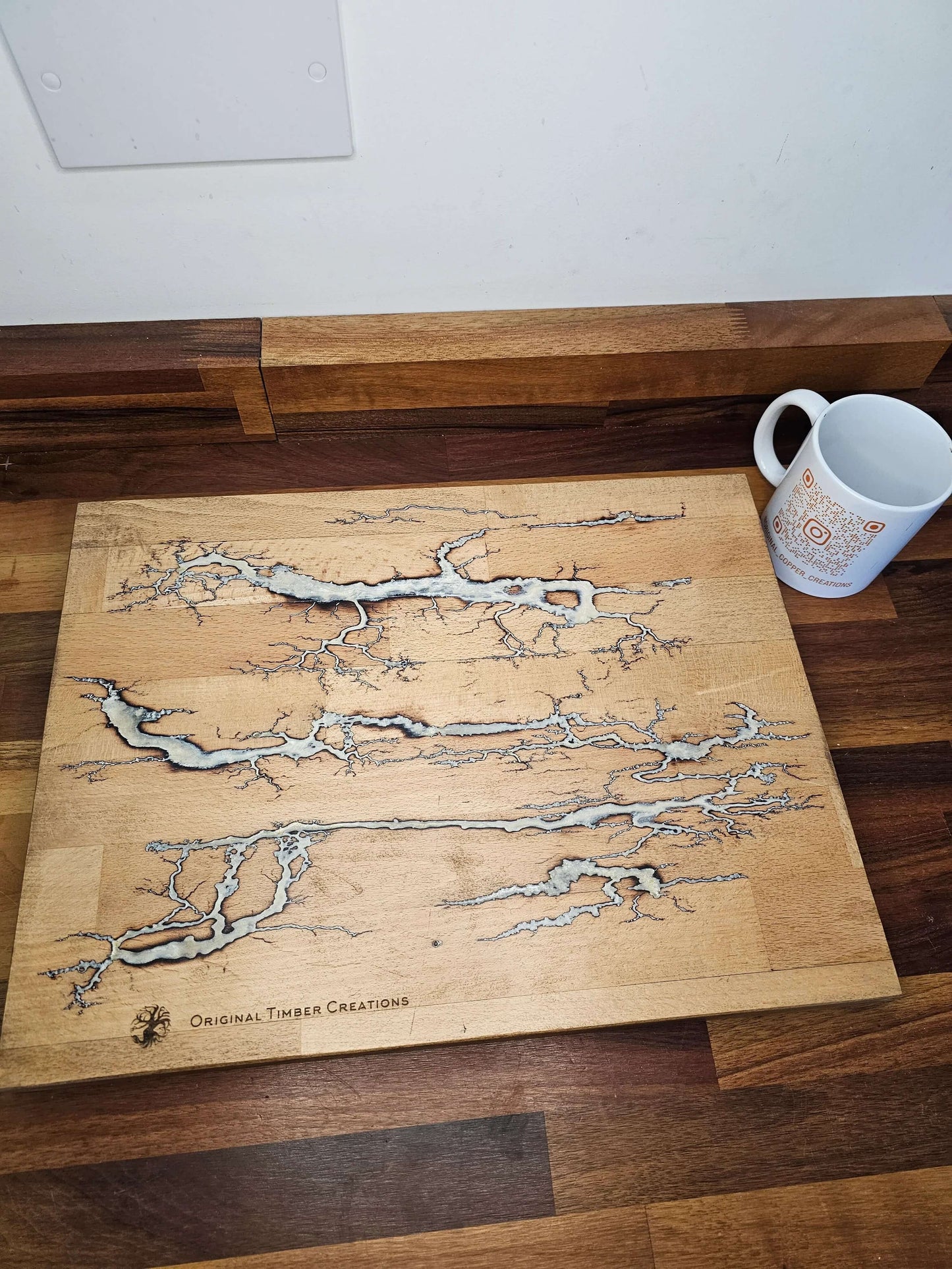 Chopping Board – White Resin Fractal Burn 400 × 300 × 38mm