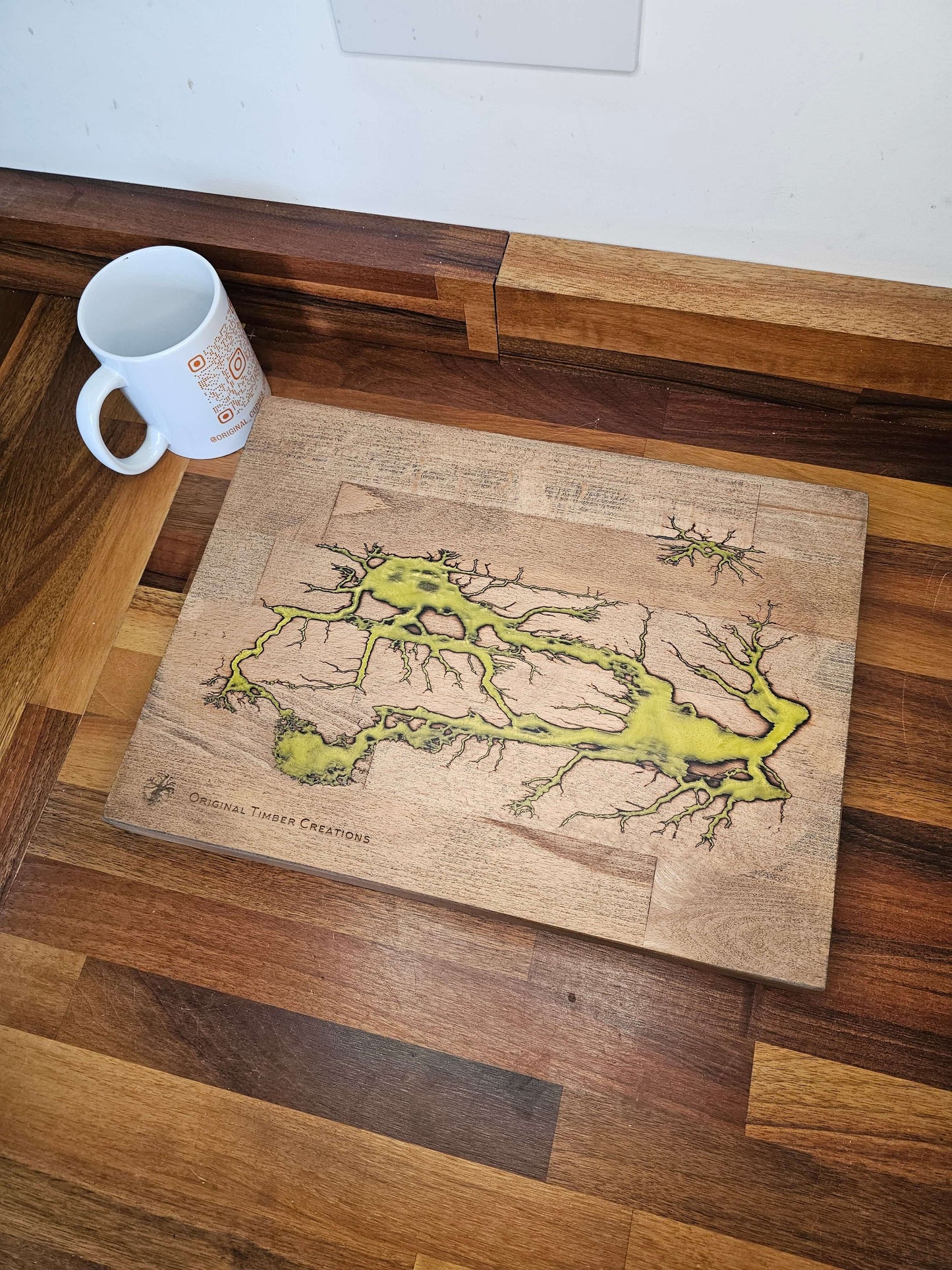 Chopping Board – Yellow Green Resin Fractal Burn 350 × 260 × 38mm