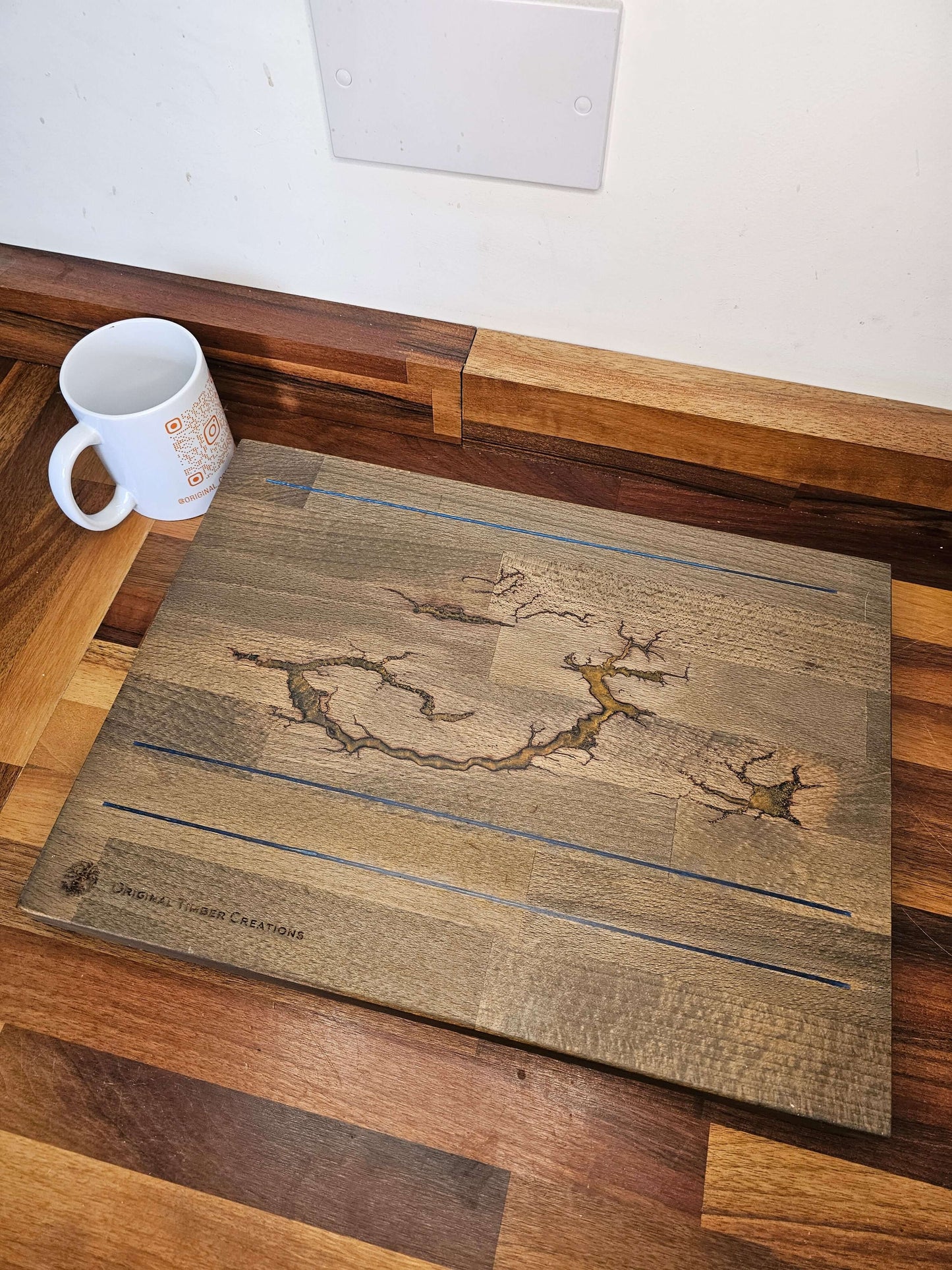 Chopping Board – Resin Groove & Fractal Burn 400 × 295 × 38mm