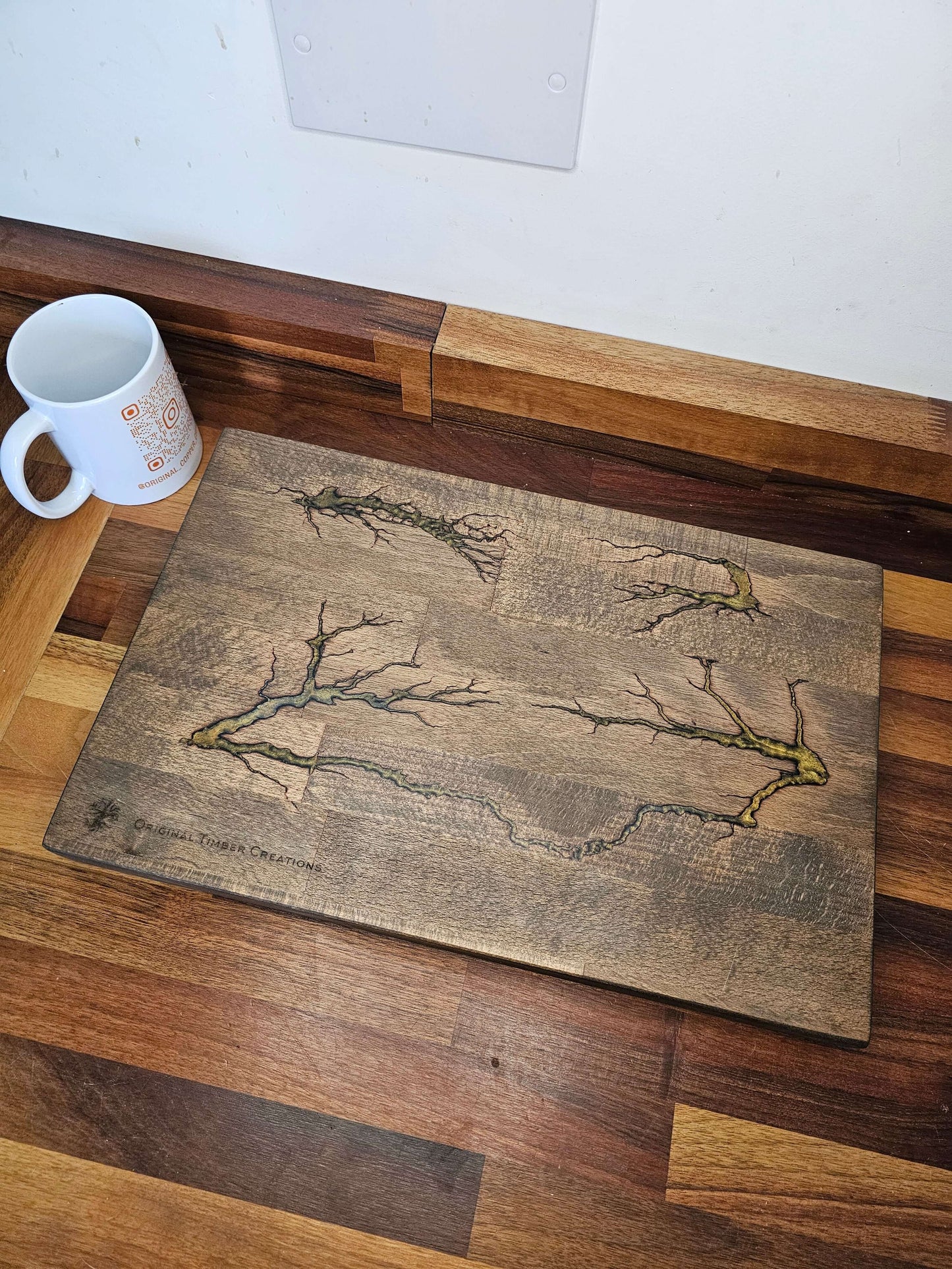 Chopping Board – Bronze Resin Fractal Burn 400 × 260 × 38mm